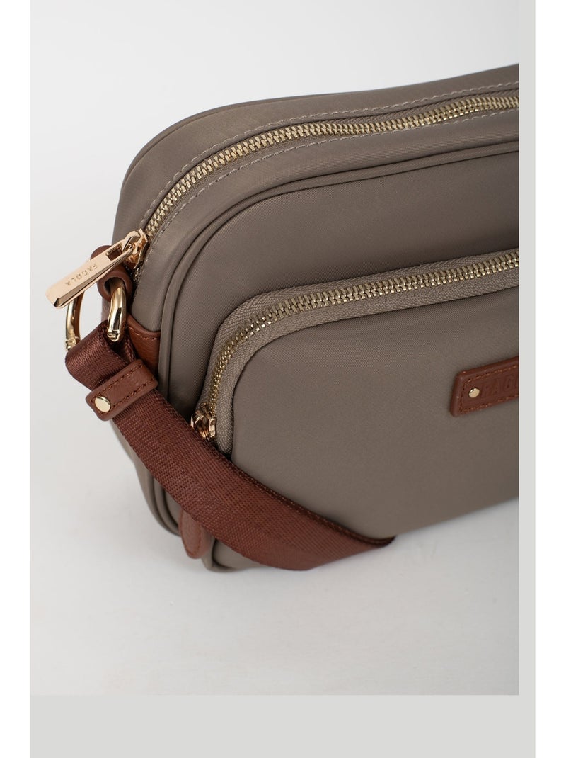 FIONA - Borsa a tracolla - Materiale idrorepellente Marrone cappuccino - Kiabi
