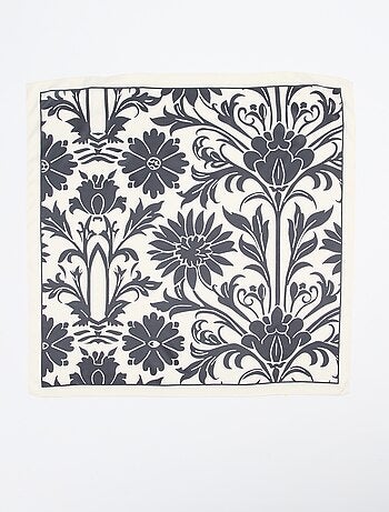 Foulard in raso fantasia (65x65 cm)