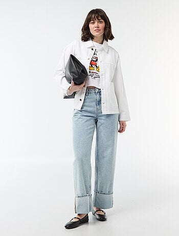 Giacca corta in denim con 2 tasche applicate