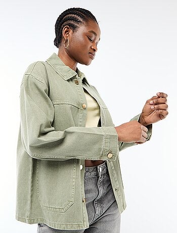 Giacca corta in denim con 2 tasche applicate