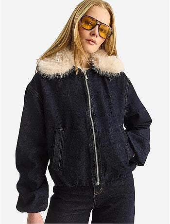 Giacca corta in denim con dettagli in pelliccia sintetica lucci