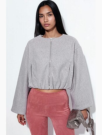 Giacca corta in gabardine con zip e tasca busem