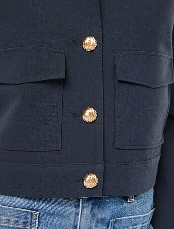 Giacca da tailleur corta con bottoni dorati