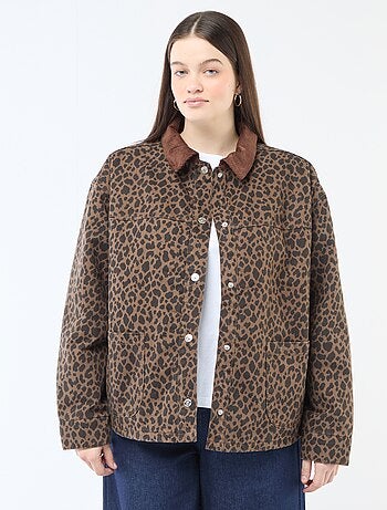 Giacca di jeans corta con motivo leopardato