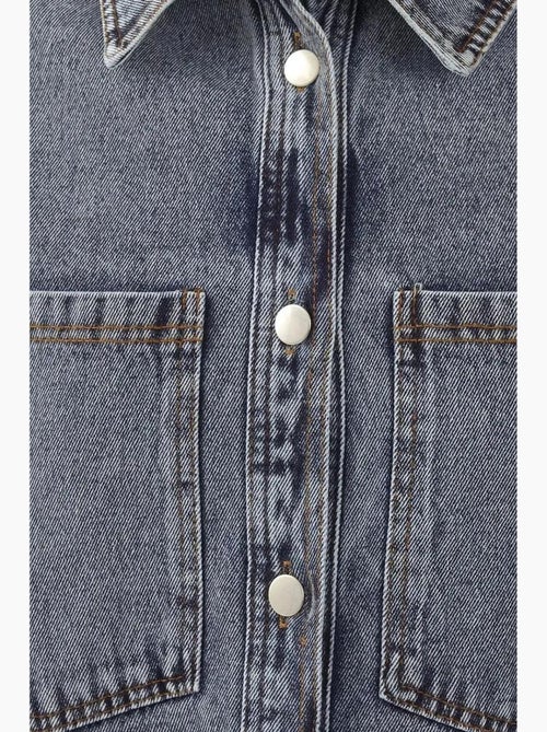 Giacca di jeans oversize con colletto a camicia e tasche bdart - Kiabi Giacca di jeans oversize con colletto a camicia e tasche bdart - Kiabi
