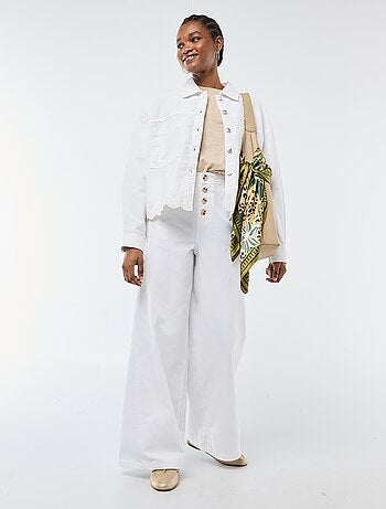 Giacca in denim abbottonata con ricamo in cotone tinta unita