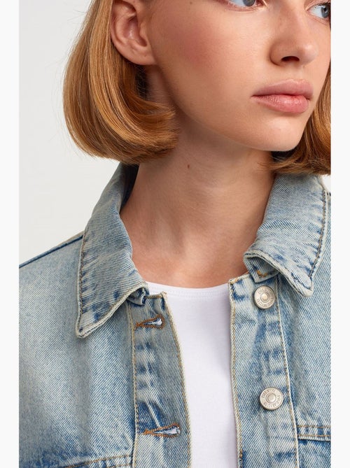 Giacca in denim con bottoni dilvin - Kiabi Giacca in denim con bottoni dilvin - Kiabi