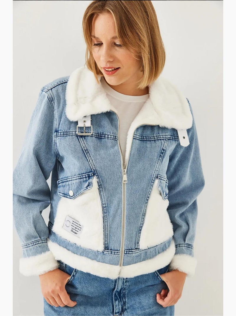 Giacca in denim con cintura in pelliccia sintetica lucci Blu chiaro - Kiabi