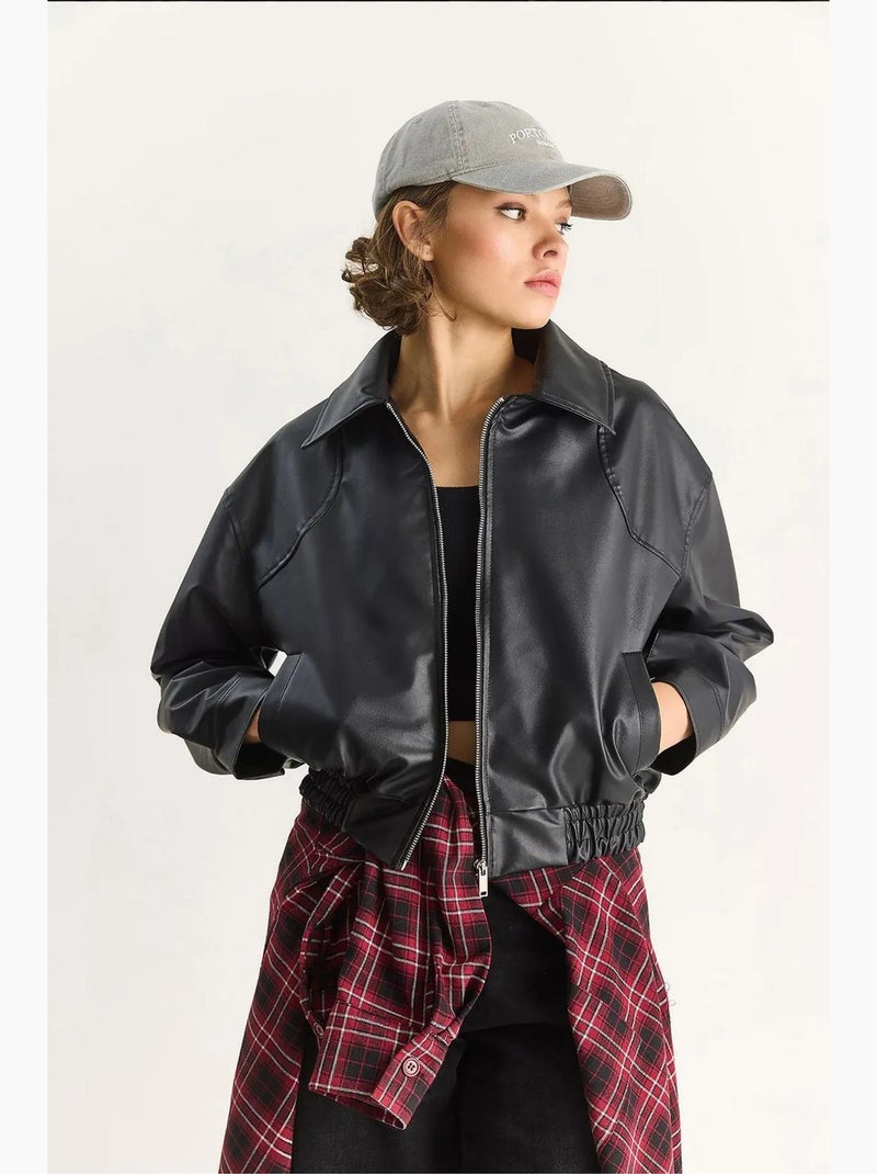 Giacca in ecopelle dal taglio relaxed con zip e tasche lucci Nero - Kiabi