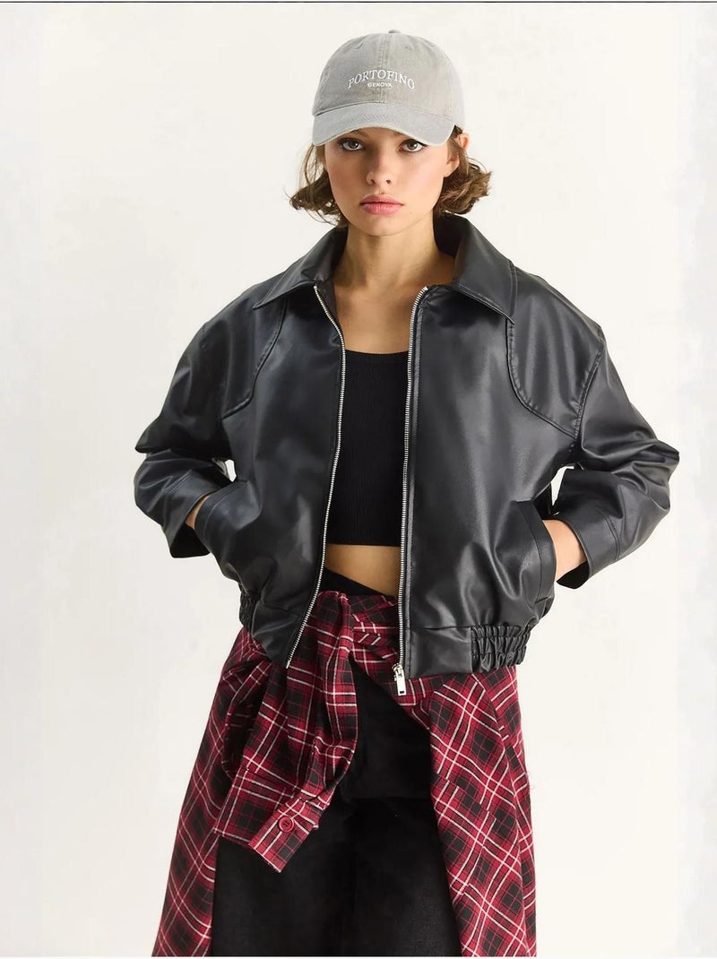 Giacca in ecopelle dal taglio relaxed con zip e tasche lucci Nero - Kiabi