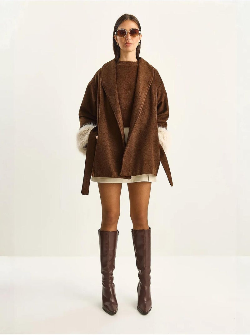 Giacca oversize in feltro con collo a scialle e polsini in pelliccia sintetica lucci Marrone cioccolato - Kiabi
