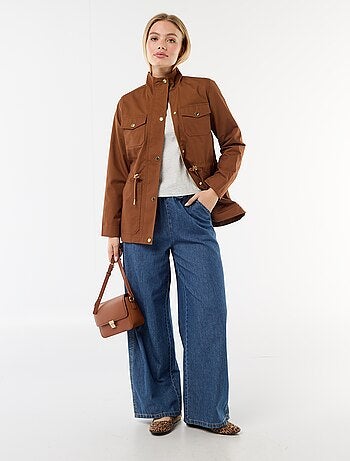 Giacca sahariana con bottoni a pressione sul davanti