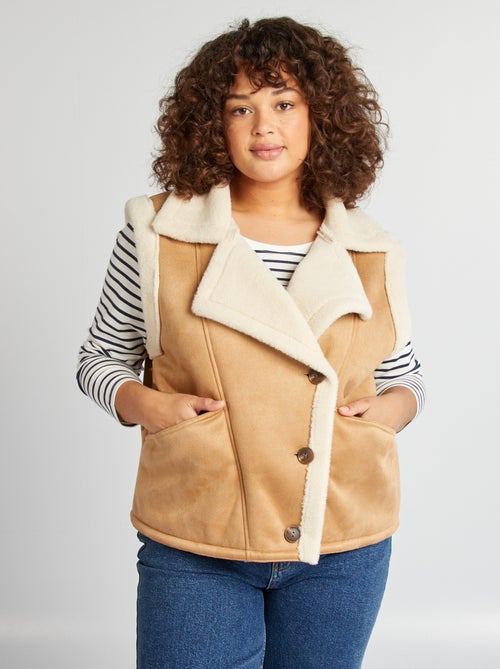 Giacca senza maniche effetto effetto montone - Kiabi Giacca senza maniche effetto effetto montone - Kiabi