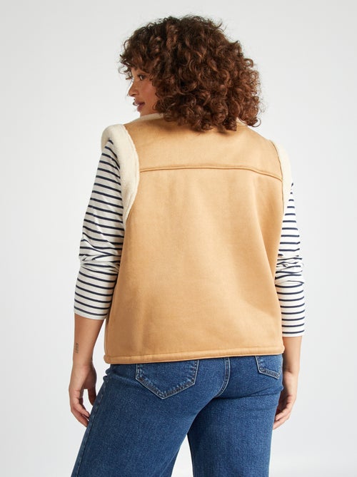 Giacca senza maniche effetto effetto montone - Kiabi Giacca senza maniche effetto effetto montone - Kiabi