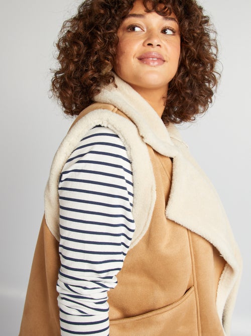 Giacca senza maniche effetto effetto montone - Kiabi Giacca senza maniche effetto effetto montone - Kiabi