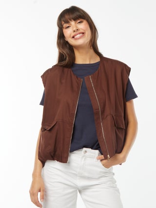 Giacca senza maniche satinata e con zip