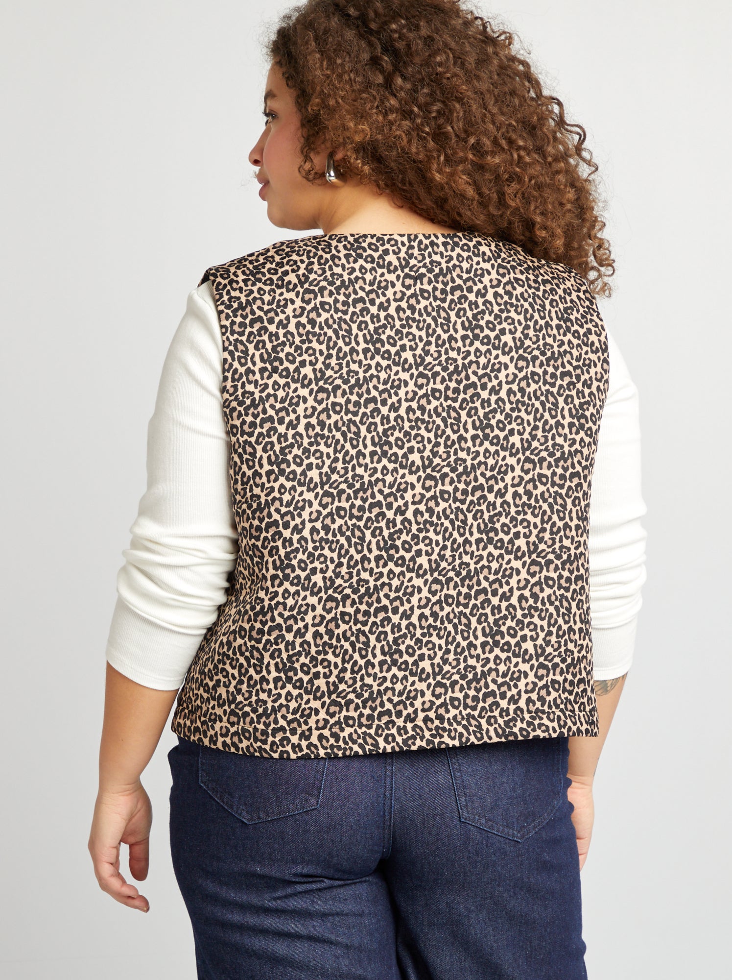 Abito con volant, collo alto e maniche a sbuffo annodate in stampa leopardata rosa - Fashion