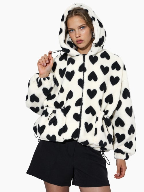 Giacca sherpa con motivo a cuore hiccup - Kiabi Giacca sherpa con motivo a cuore hiccup - Kiabi