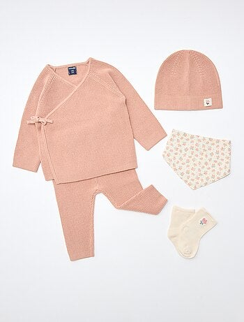 GIFTBOX brassiere + pantaloni + calzini + berretto + bavaglino