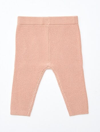 GIFTBOX brassiere + pantaloni + calzini + berretto + bavaglino