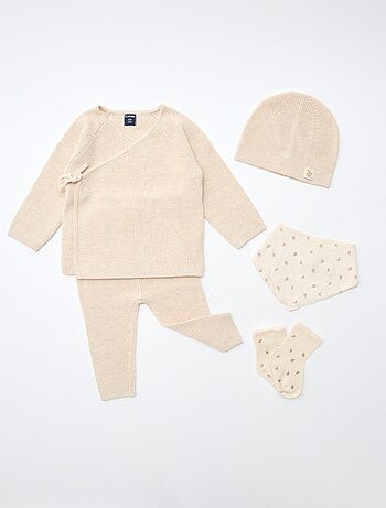 GIFTBOX brassiere + pantaloni + calzini + berretto + bavaglino