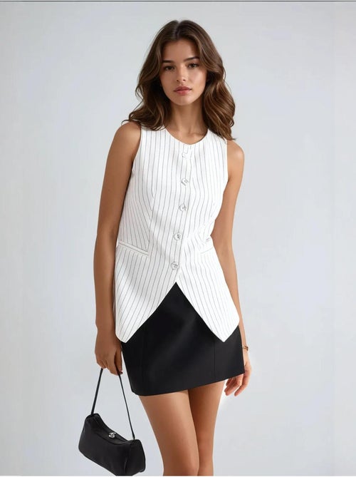 Gilet a righe con scollo rotondo e bottoni - Kiabi Gilet a righe con scollo rotondo e bottoni - Kiabi