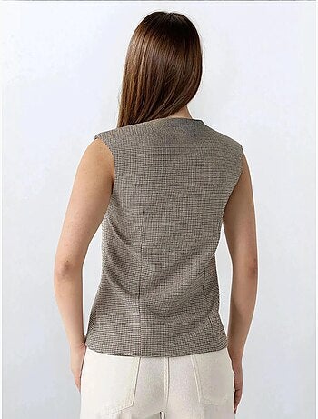 Gilet aderente a quadri con scollo rotondo