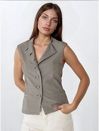 Gilet aderente a quadri con scollo rotondo