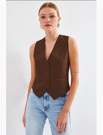 Gilet aderente con bottoni, scollo a v e tasca a filetto bdart