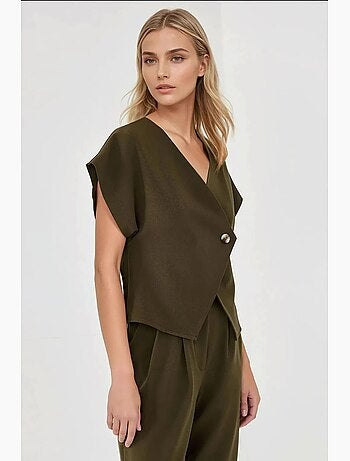 Gilet aderente con scollo a V