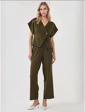 Gilet aderente con scollo a V