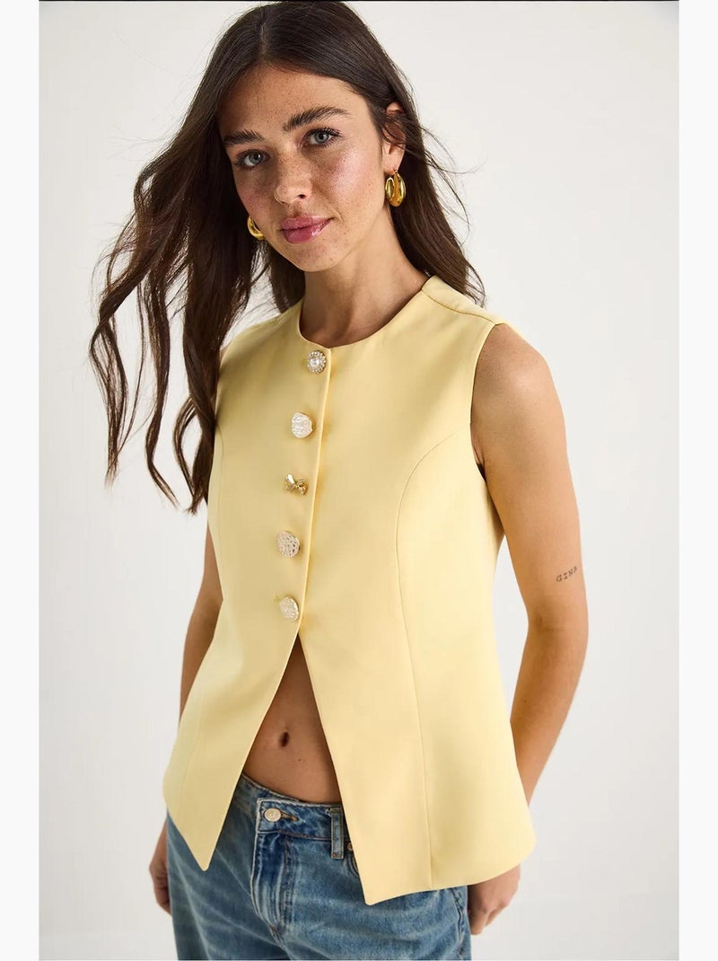 Gilet aderente senza maniche con bottoni sul davanti e scollo girocollo lucci Giallo limone - Kiabi