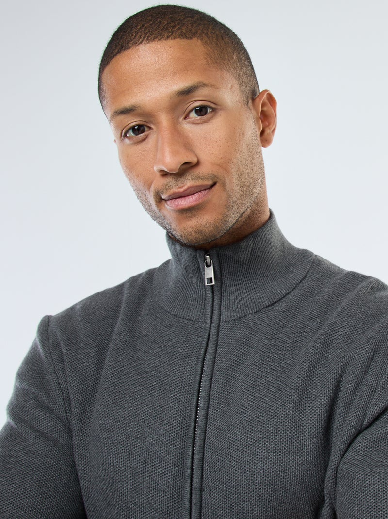 Gilet basic in maglia con 2 tasche e collo alto Grigio - Kiabi