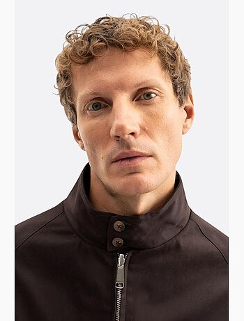 Gilet con collo da giacca e zip giesto