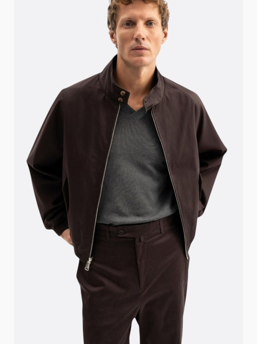 Gilet con collo da giacca e zip giesto - Kiabi Gilet con collo da giacca e zip giesto - Kiabi