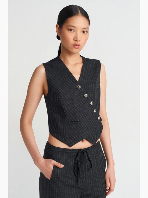 Gilet corto a righe con abbottonatura frontale dilvin - Kiabi Gilet corto a righe con abbottonatura frontale dilvin - Kiabi