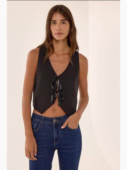 Gilet corto con bottoni hiccup - Kiabi Gilet corto con bottoni hiccup - Kiabi