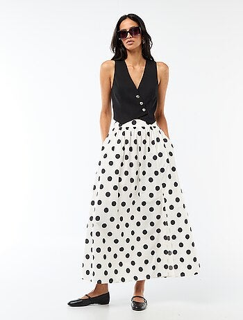 Gilet da abito con apertura asimmetrica abbottonata