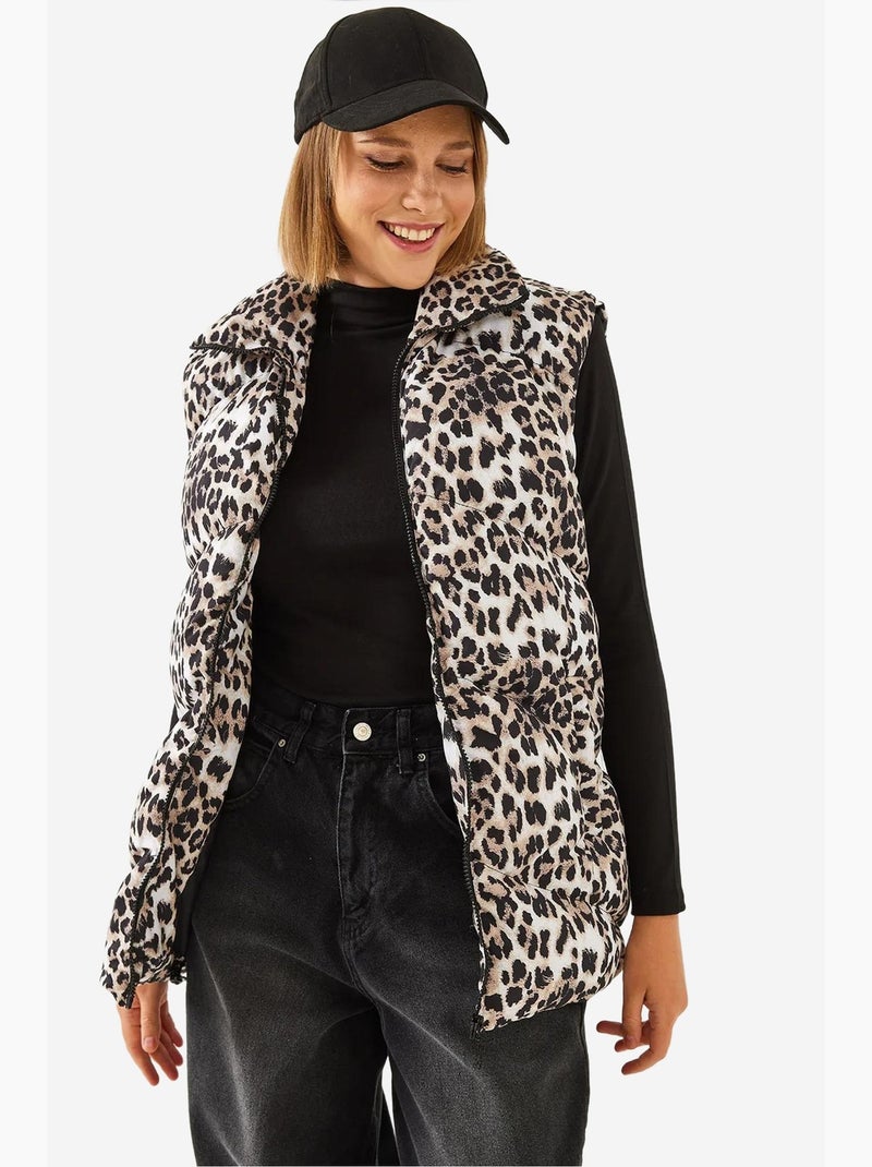Gilet imbottito con stampa leopardata e collo alto lucci Beige naturale - Kiabi