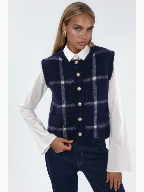 Gilet in maglia a quadri con girocollo e bottoni hiccup - Kiabi Gilet in maglia a quadri con girocollo e bottoni hiccup - Kiabi