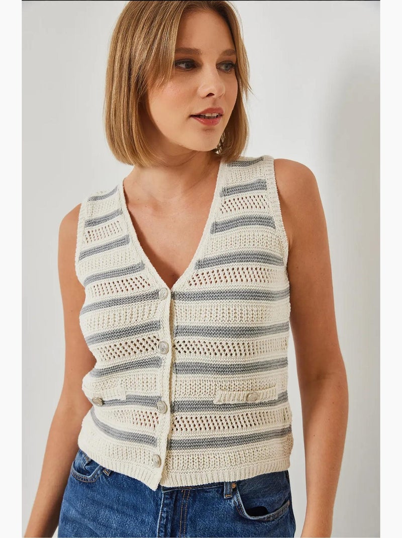 Gilet in maglia a righe con scollo a v e tre bottoni lucci Grigio chiaro - Kiabi