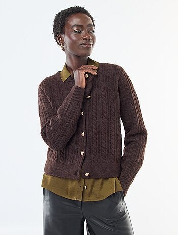 Gilet in maglia a trecce con bottoni dorati