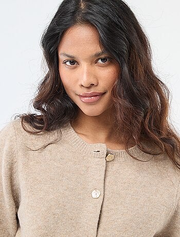 Cardigan in maglia con bottoni dorati
