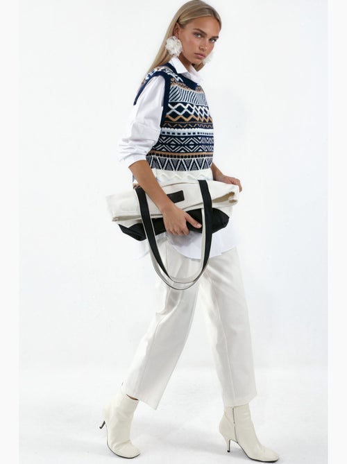 Gilet in maglia con motivo geometrico hiccup - Kiabi Gilet in maglia con motivo geometrico hiccup - Kiabi