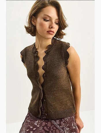Gilet in maglia con ruches e girocollo lucci