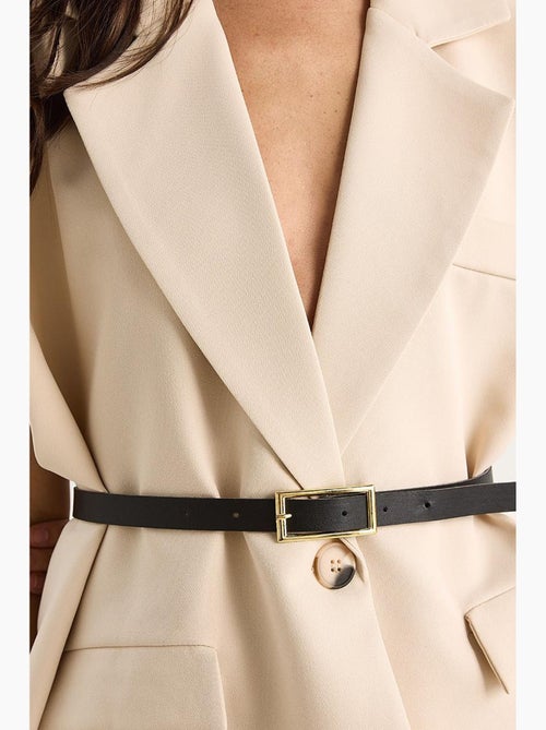 Gilet lungo con collo a scialle e cintura lucci - Kiabi Gilet lungo con collo a scialle e cintura lucci - Kiabi