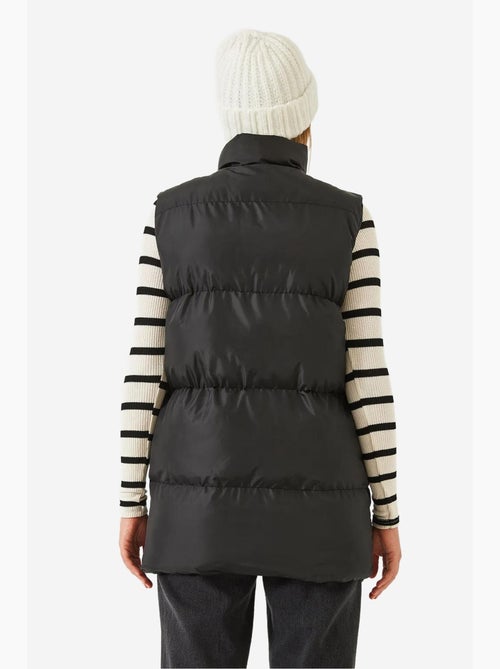 Gilet lungo con collo alla coreana e doppie tasche lucci - Kiabi Gilet lungo con collo alla coreana e doppie tasche lucci - Kiabi