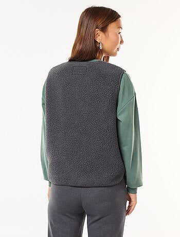 Gilet smanicato effetto montone