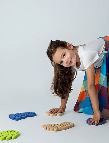 Gioco del percorso sensoriale montessori – mani e piedi | SEVIRA KIDS