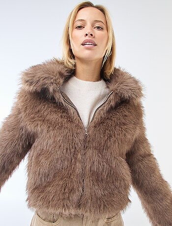 Giubbotto corto effetto pelliccia